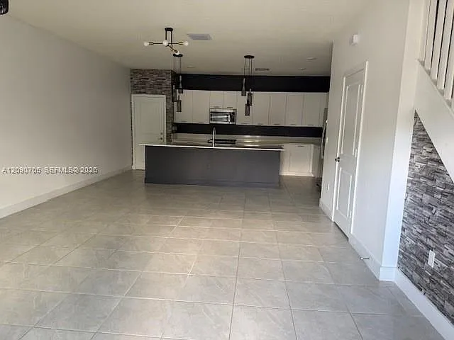 3 bed, 2.5 bath, $4,100 — Photo 3