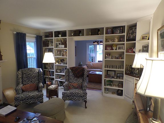 3rd image of 1646 Meadowthorpe Ave