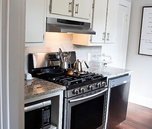 3rd image of 305 Elmwood Dr