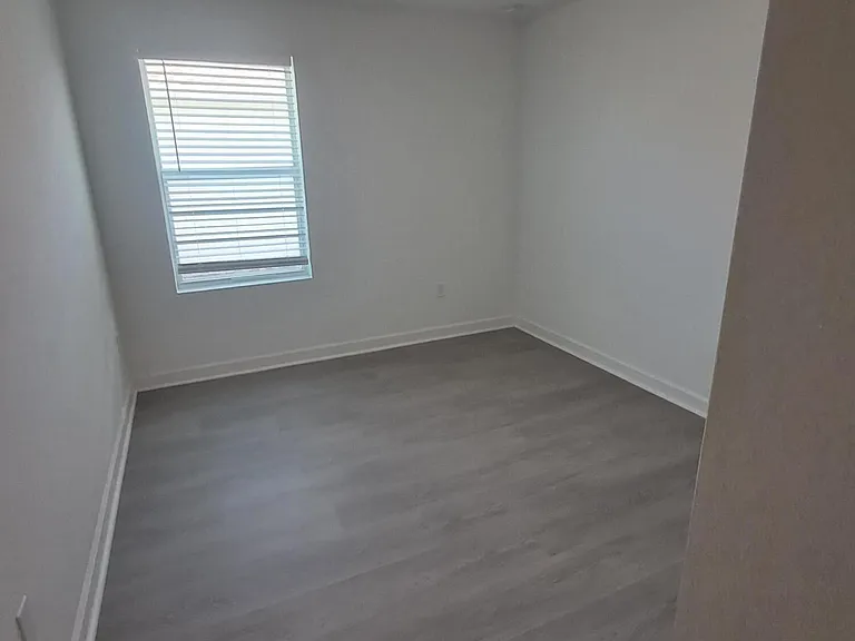 4309 Hammock Grove Dr — Photo 5