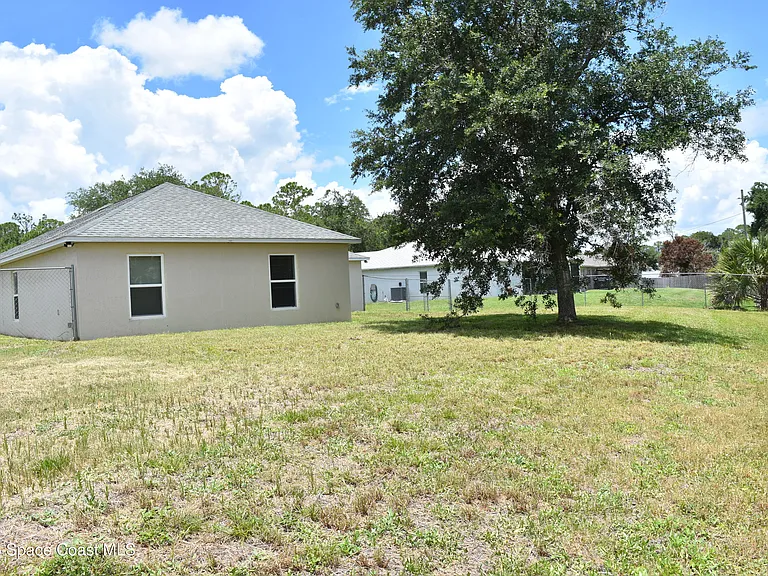 1019 Early Dr NW — Photo 24