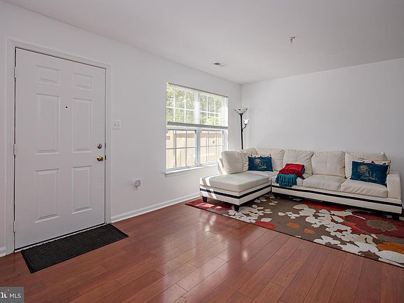 3rd image of 115 Whitestone Way