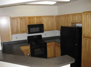 201 King Farm Blvd APT J202, Rockville, MD 20850