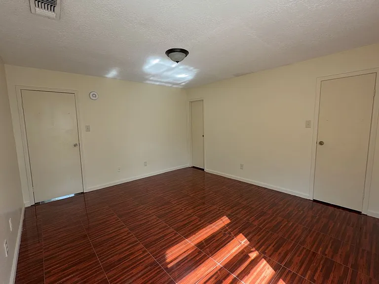 1527 Lazy Spring Dr — Photo 8