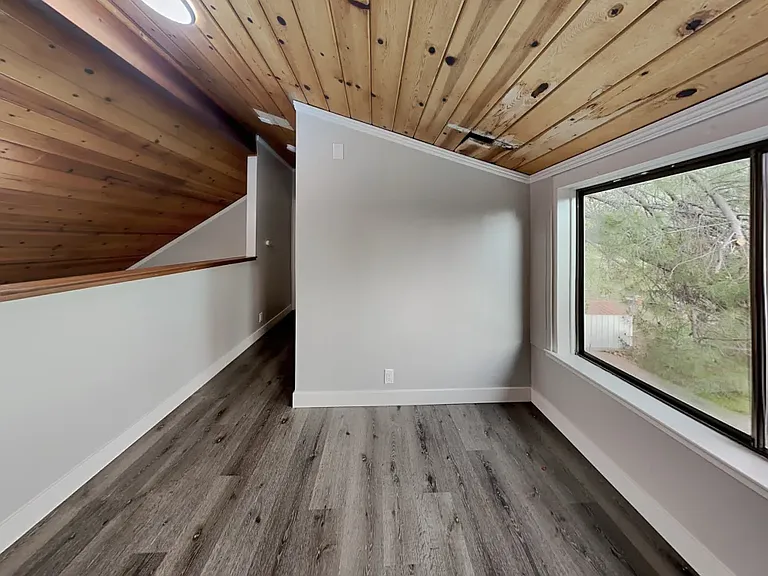 2818 Alhambra Dr — Photo 11