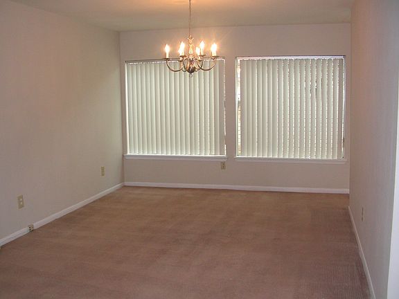 7627- Large formal dining_05312014