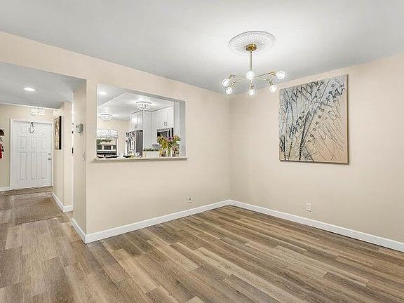 5th image of 10110 CEDAR POINT Boulevard #203