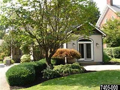 5th image of 203 Elmwood Blvd