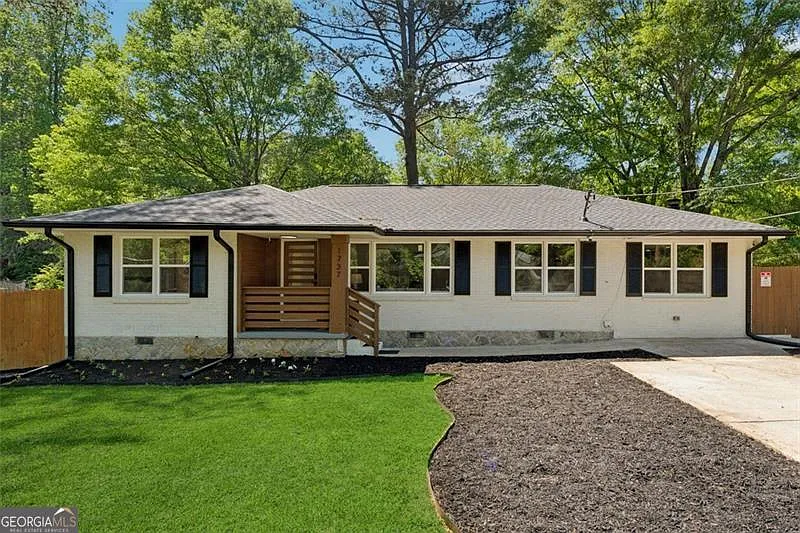 1737 Briarlake Cir photo 1