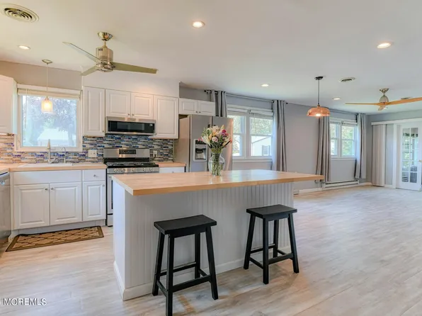 35 Auburn St #54B, Manchester Township, NJ 08759