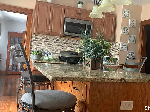 4th image of 81 Chambers Street