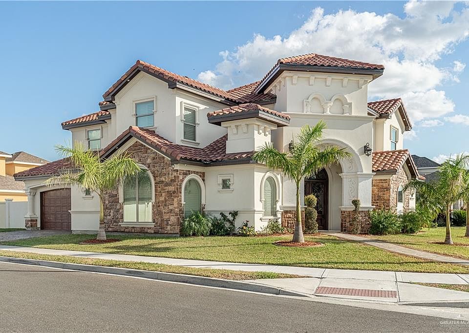 1st image of 3002 Esmeralda St