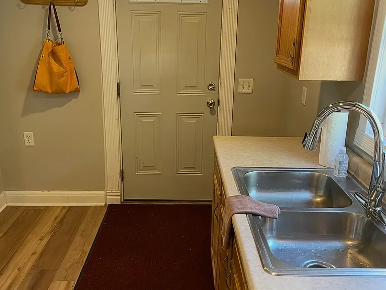 540 Livingston Ave NE — Photo 6