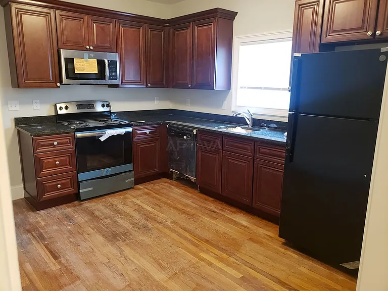 80-82 Grant St #1 — Photo 6