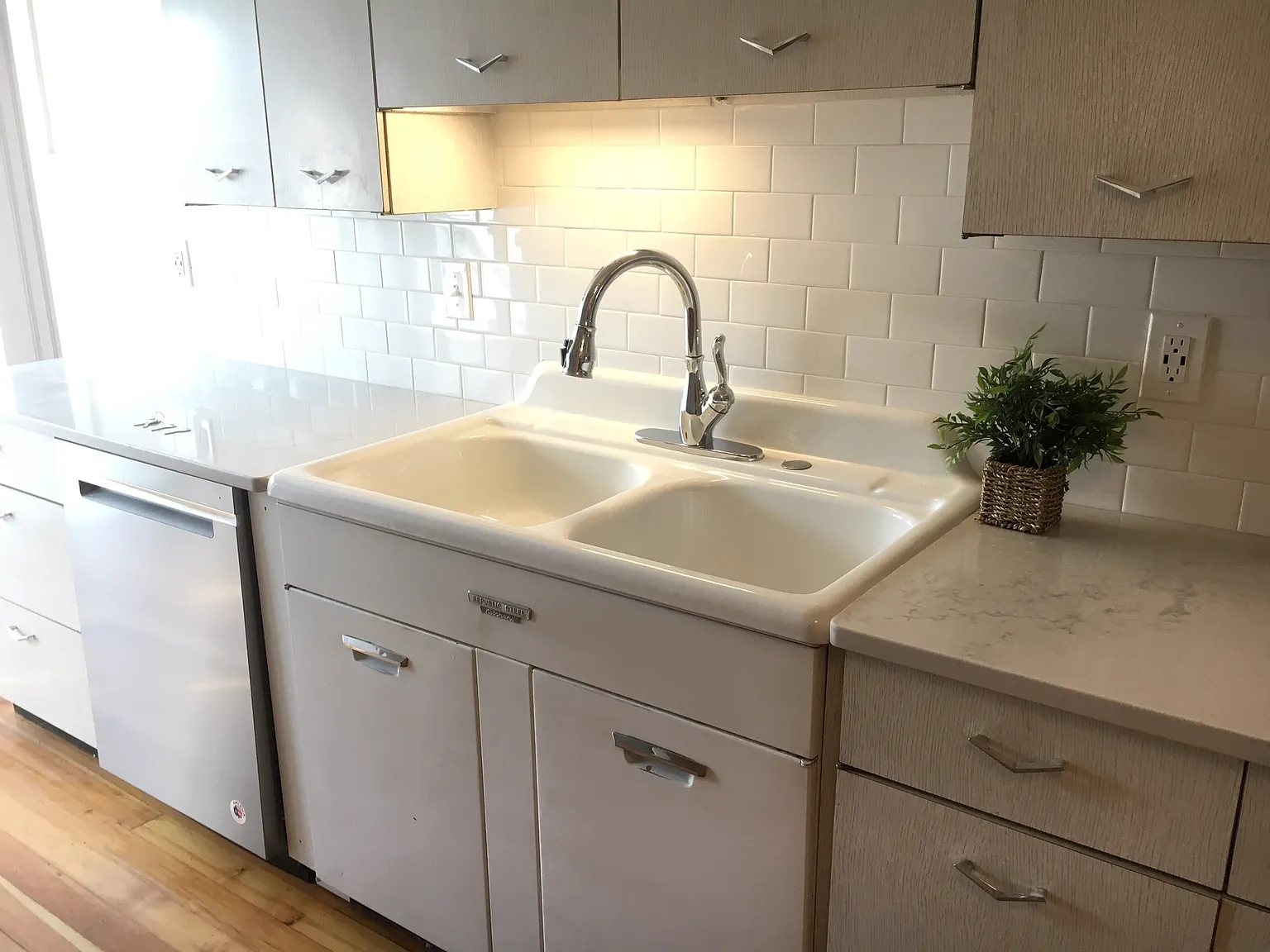 2 bed, 1100 sqft, $1,850 — Photo 4