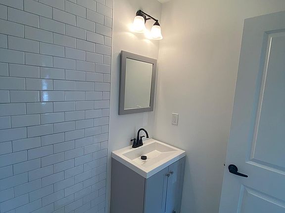 4th image of 489 Delsea Dr #A