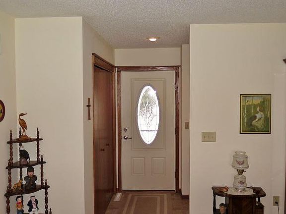 3rd image of 2609 Zenith Ave