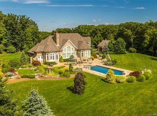 11 Petersons Ln, Danbury, CT 06811