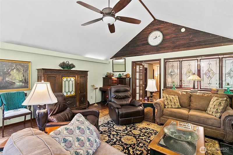 5th image of 27021 Lower Burnett Road E