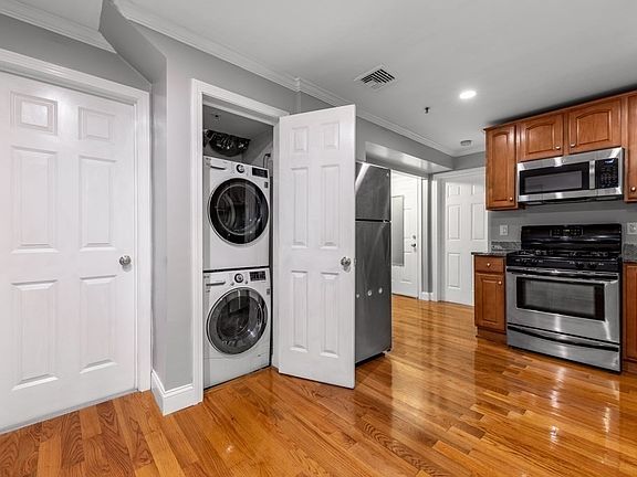 5th image of 11 Wiget St APT 1
