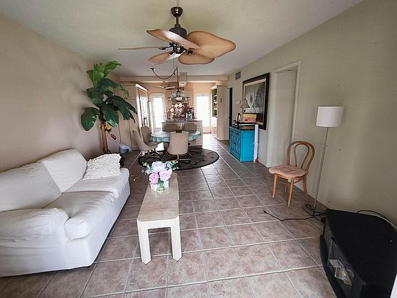 4th image of 1116 Lake Ter Terrace #G104
