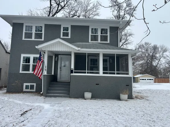 11 9th St SE, Minot, ND 58701