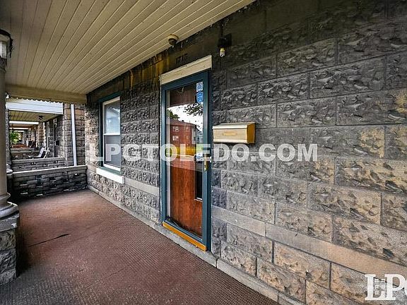 4th image of 1715 Greenwood Ave