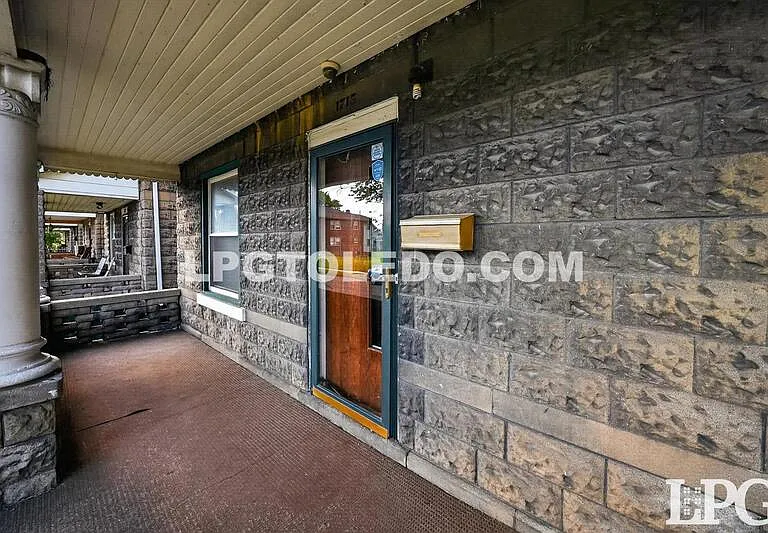 1715 Greenwood Ave — Photo 4