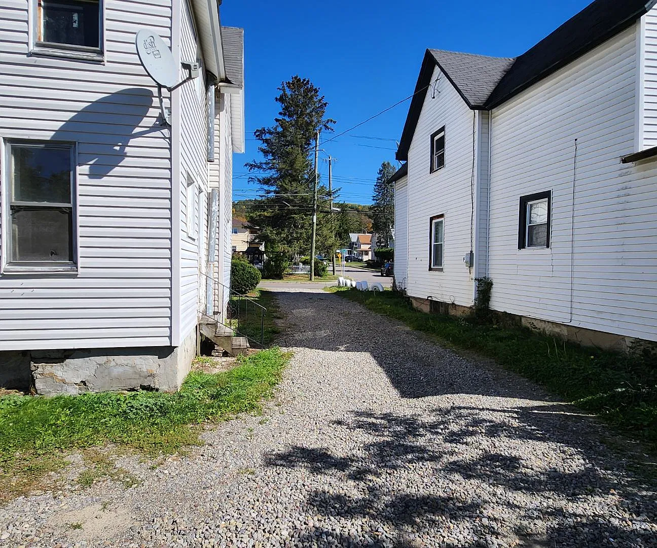 211 East Avenue - 211 East Ave - Lower (Apt. B) — Photo 1