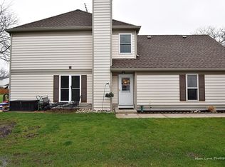 2560 Prairieview Ln S, Aurora, IL 60502