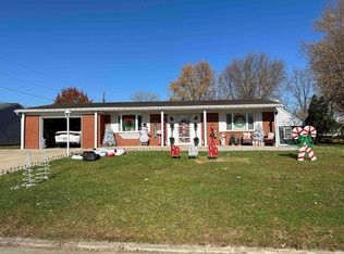 203 Fairway Ct, Hartford City, IN 47348