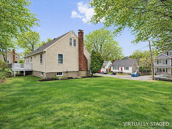 2nd image of 31 Oakledge Rd