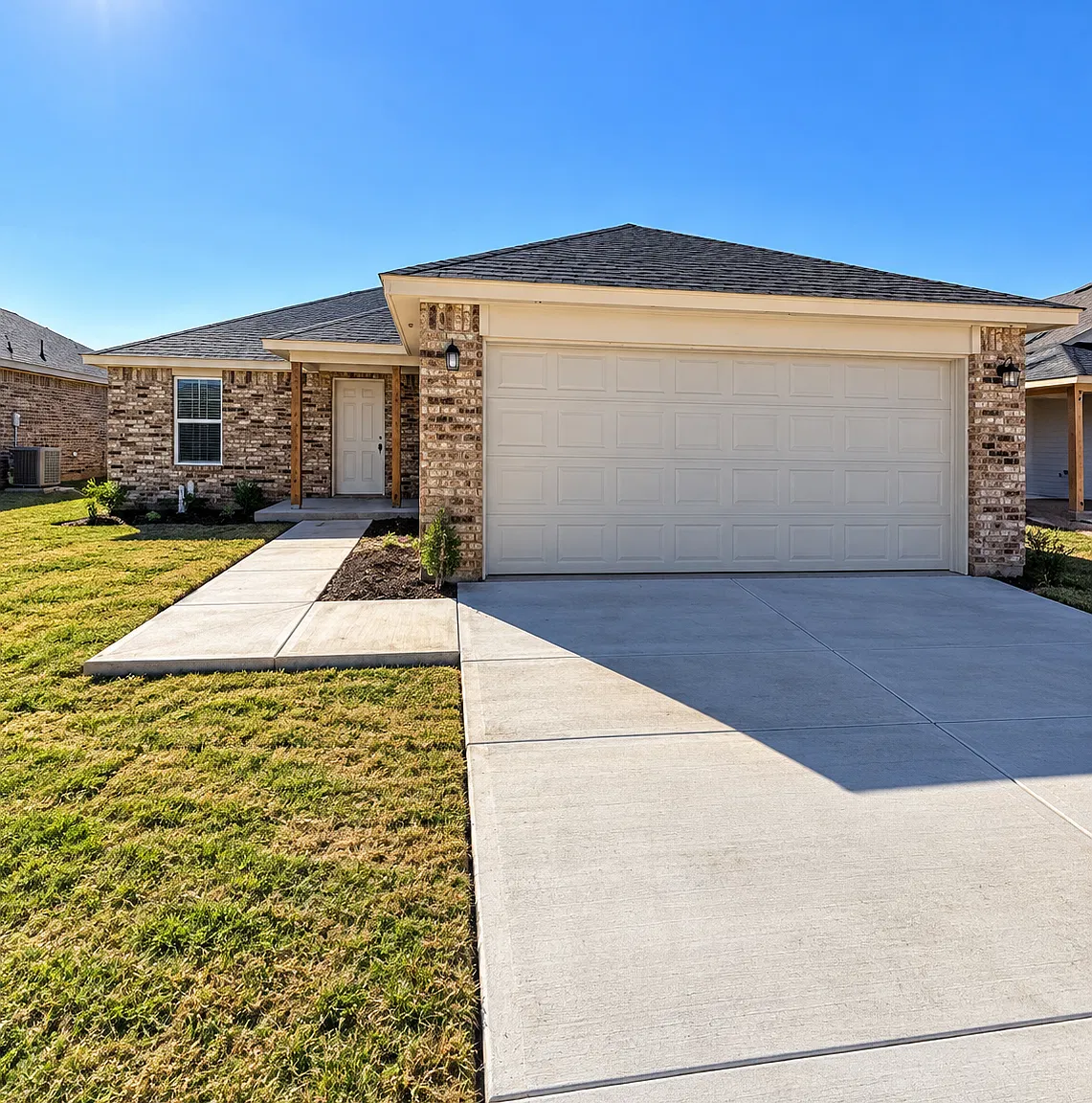 3 bed, 1200 sqft, $1,740 — Photo 1