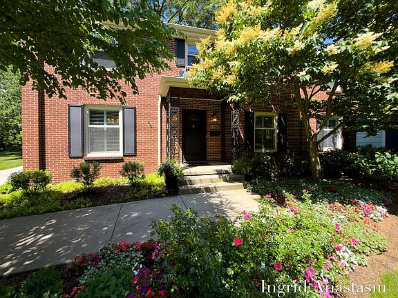 2nd image of 2451 Maplewood Dr SE