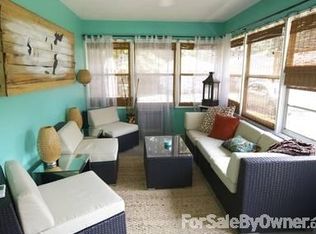 1372 Sumner St, Saint Paul, MN 55116