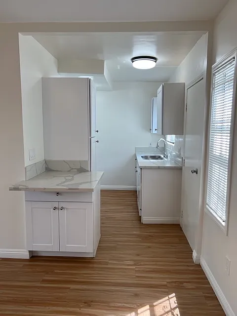 Studio, 400 sqft, $1,549 — Photo 4