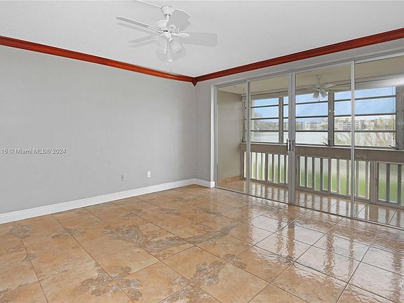 4th image of 18707 NE 14th Ave APT 526