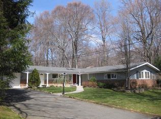 25 Bamm Hollow Rd, Middletown, NJ 07748