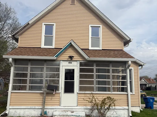 1530 17th St, Moline, IL 61265