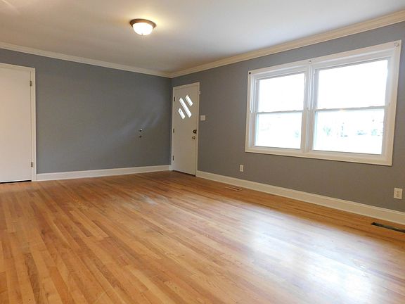 5th image of 5822 NE Little John Ln