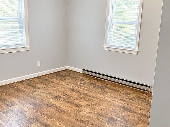 4th image of 724 Prince Rd