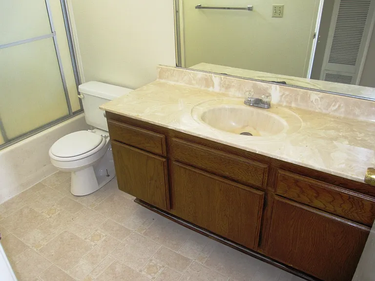 13415 Kornblum Ave #3 — Photo 16
