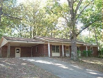 2nd image of 41 Rock Fence Cres