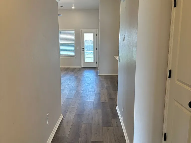 15749 Potomac Dr — Photo 5