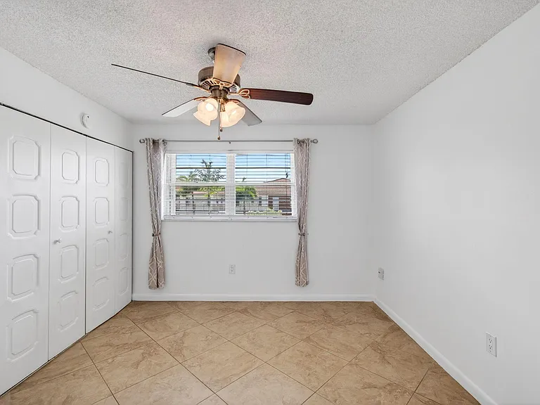 600 SW 2nd Ave #240 — Photo 18