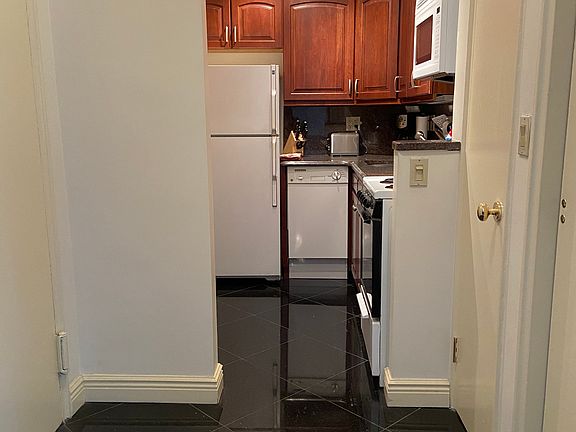 5th image of 80 Park Ave #Phj