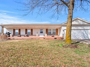 373 Gravens Rd, Troy, MO 63379