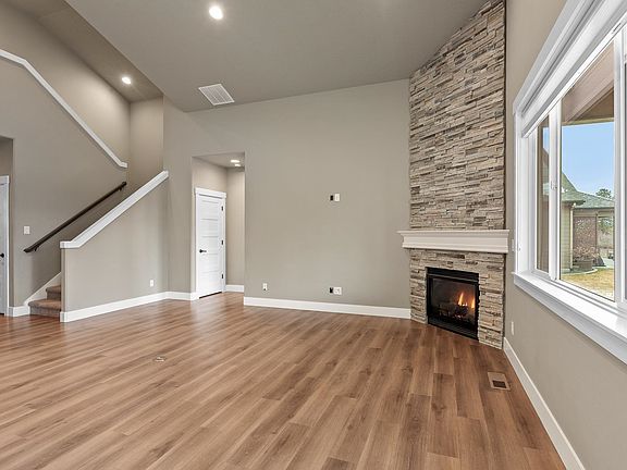 5th image of 22835 E Edgewater Ln