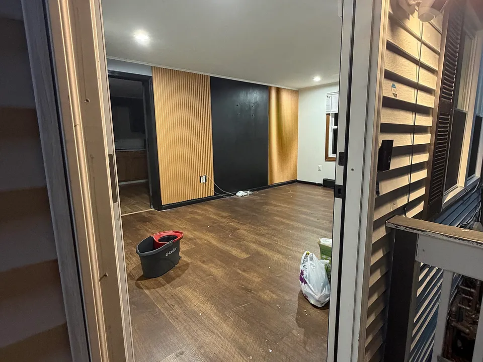 220 Emmett Ave