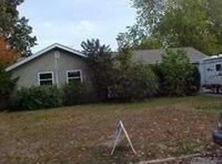 19 Saratoga Ave, Medford, NY 11763